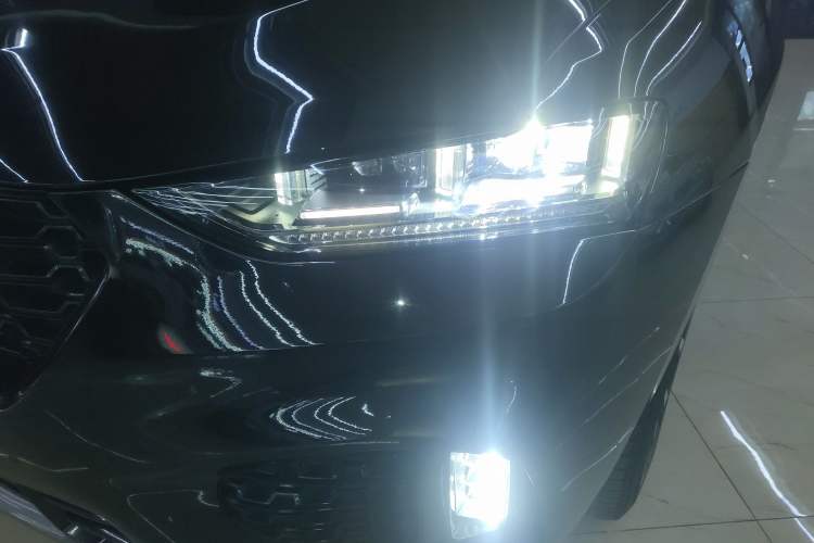 Used Wey VV7 2017 2.0T Ultra-Luxury Version Left Front Headlight