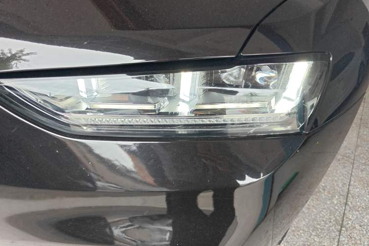 Used Wey VV7 2017 2.0T Flagship Model Left Front Headlight