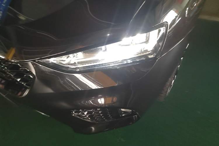 Used Wey VV7 2017 2.0T Flagship Model Left Front Headlight