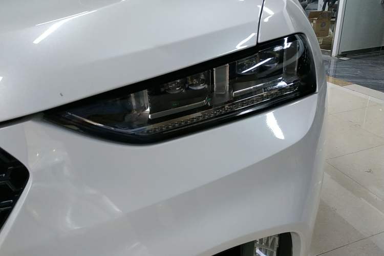 Used Wey VV7 2017 2.0T Ultra-Luxury Version Left Front Headlight