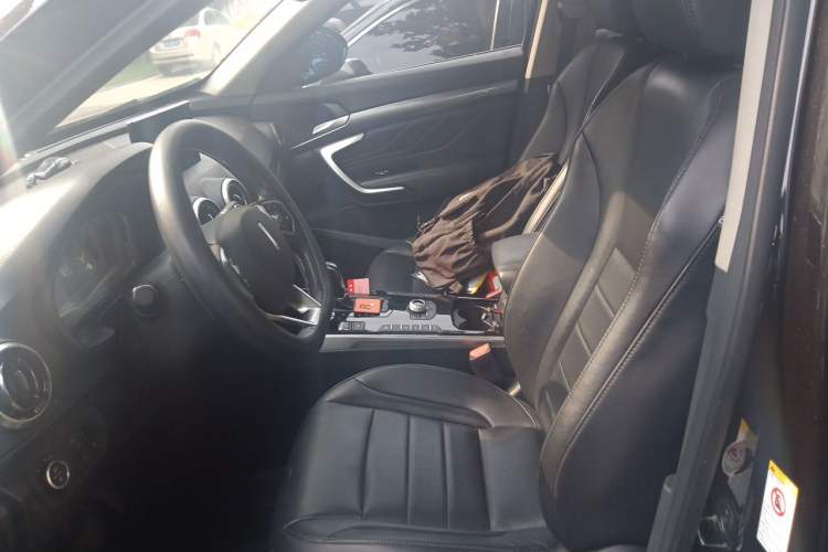 Used Wey VV7 2017 2.0T Luxury Model Left Front Seat