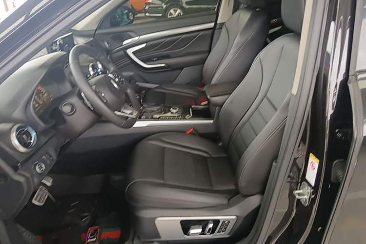Used Wey VV7 2017 2.0T Flagship Model Left Front Seat