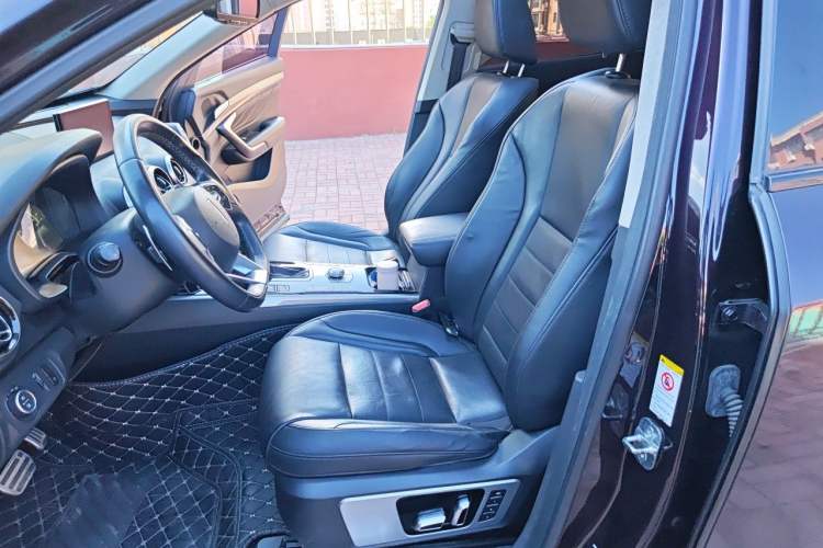 Used Wey VV7 2017 2.0T Flagship Model Left Front Seat