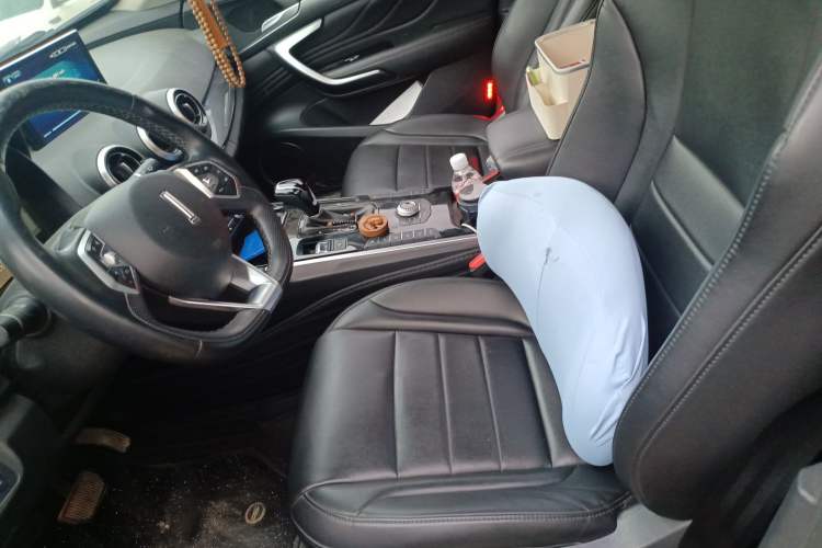 Used Wey VV7 2017 2.0T Luxury Model Left Front Seat