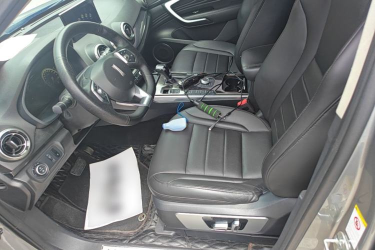 Used Wey VV7 2017 2.0T Luxury Model Left Front Seat