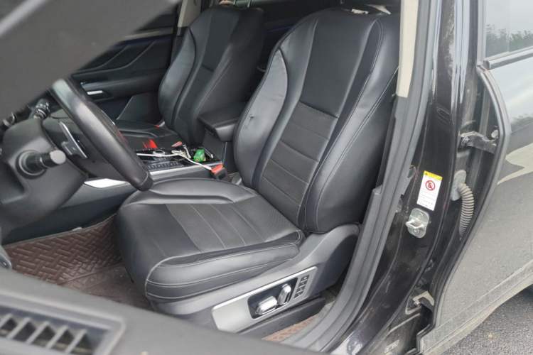 Used Wey VV7 2017 2.0T Flagship Model Left Front Seat