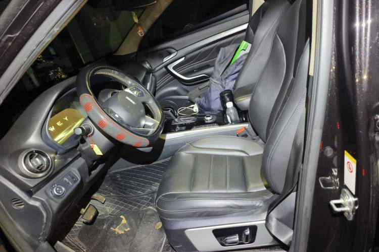 Used Wey VV7 2017 2.0T Luxury Model Left Front Seat