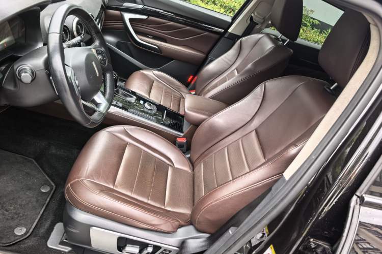 Used Wey VV7 2017 2.0T Flagship Model Left Front Seat