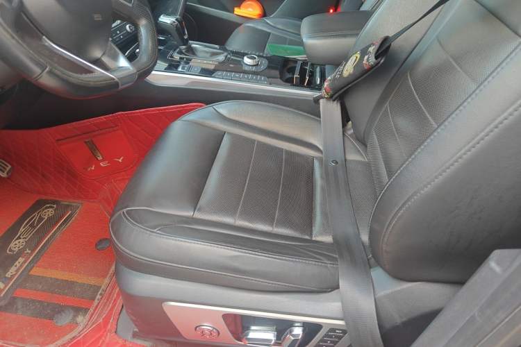 Used Wey VV7 2017 2.0T Flagship Model Left Front Seat