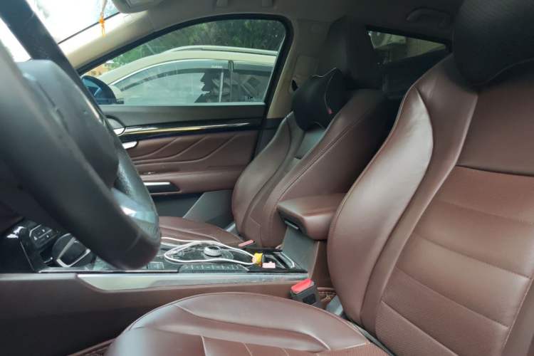 Used Wey VV7 2017 2.0T Flagship Model Left Front Seat