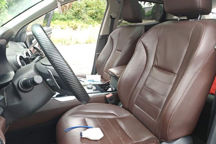 Used Wey VV7 2017 2.0T Flagship Model Left Front Seat