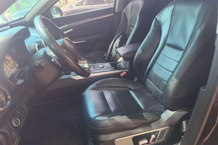 Used Wey VV7 2017 2.0T Flagship Model Left Front Seat