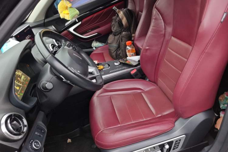 Used Wey VV7 2017 2.0T Flagship Model Left Front Seat