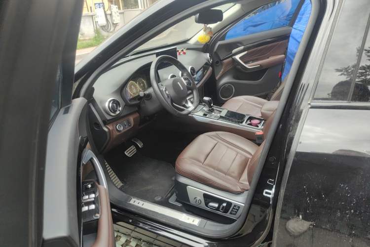 Used Wey VV7 2017 2.0T Flagship Model Left Front Seat