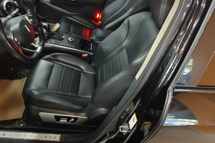 Used Wey VV7 2017 2.0T Luxury Model Left Front Seat