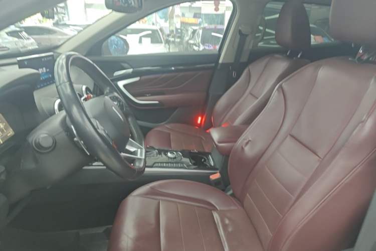 Used Wey VV7 2017 2.0T Flagship Model Left Front Seat