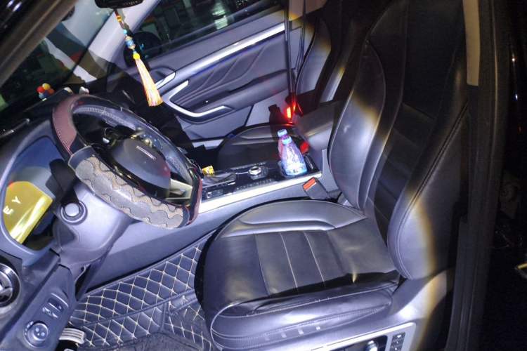 Used Wey VV7 2017 2.0T Flagship Model Left Front Seat