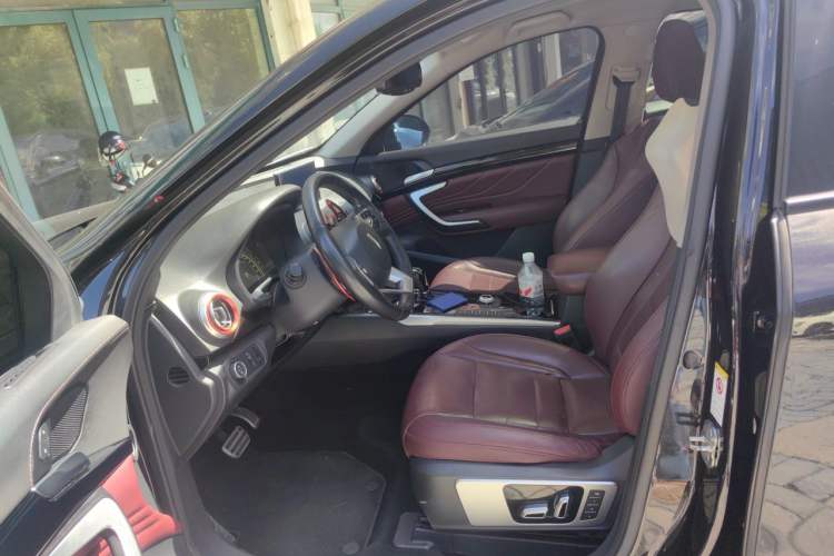 Used Wey VV7 2017 2.0T Flagship Model Left Front Seat