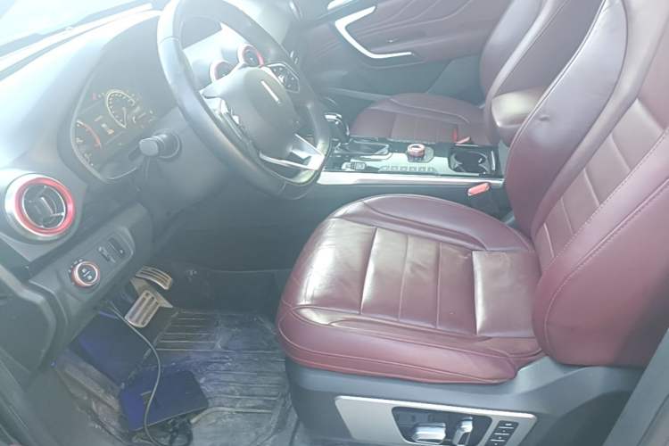 Used Wey VV7 2017 2.0T Flagship Model Left Front Seat