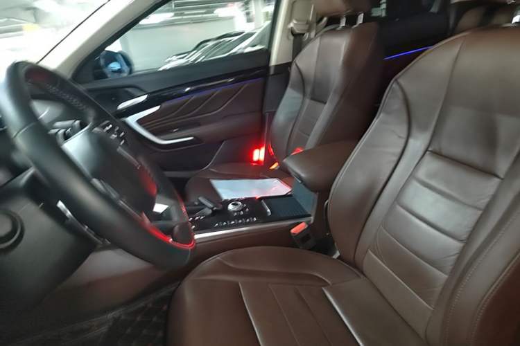 Used Wey VV7 2017 2.0T Flagship Model Left Front Seat