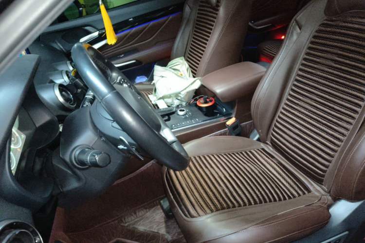 Used Wey VV7 2017 2.0T Flagship Model Left Front Seat