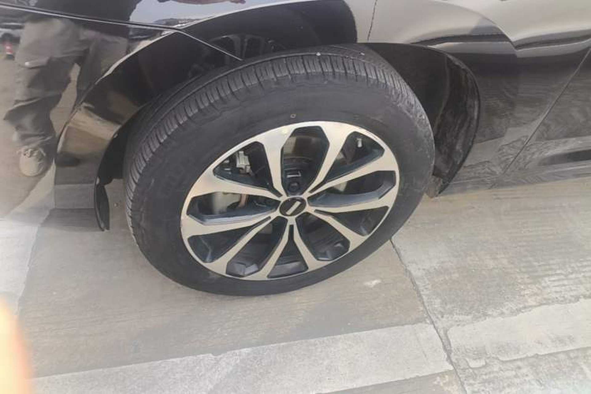 Used Wey VV7 2017 2.0T Ultra-Luxury Version Left Front Wheel Hub