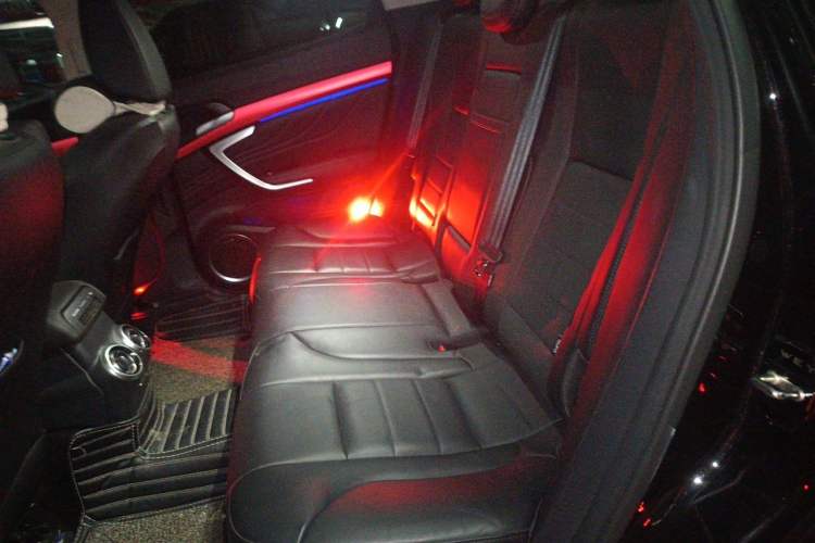 Used Wey VV7 2017 2.0T Flagship Model Left Rear Seat