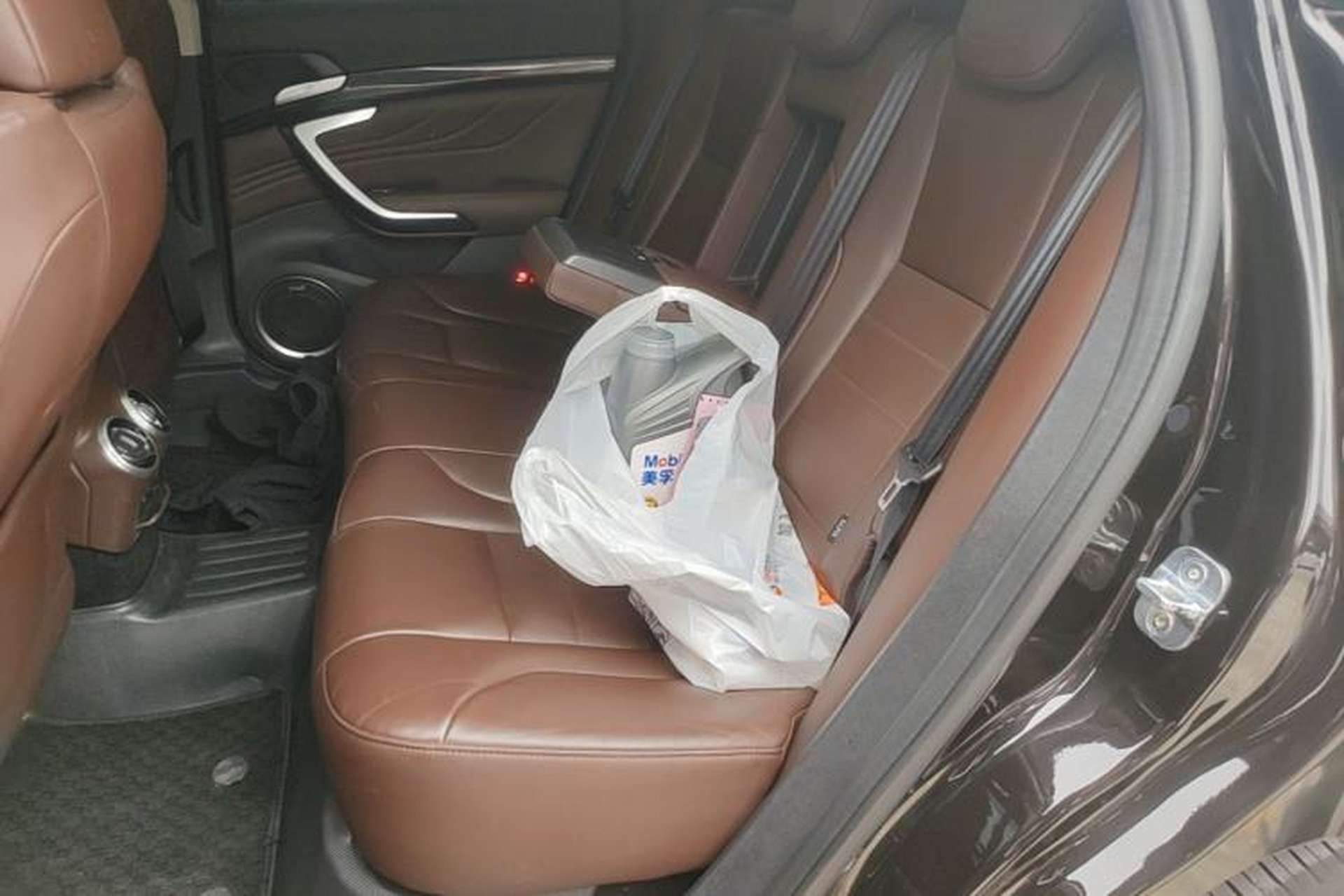 Used Wey VV7 2017 2.0T Ultra-Luxury Version Left Rear Seat
