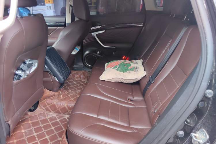 Used Wey VV7 2017 2.0T Ultra-Luxury Version Left Rear Seat