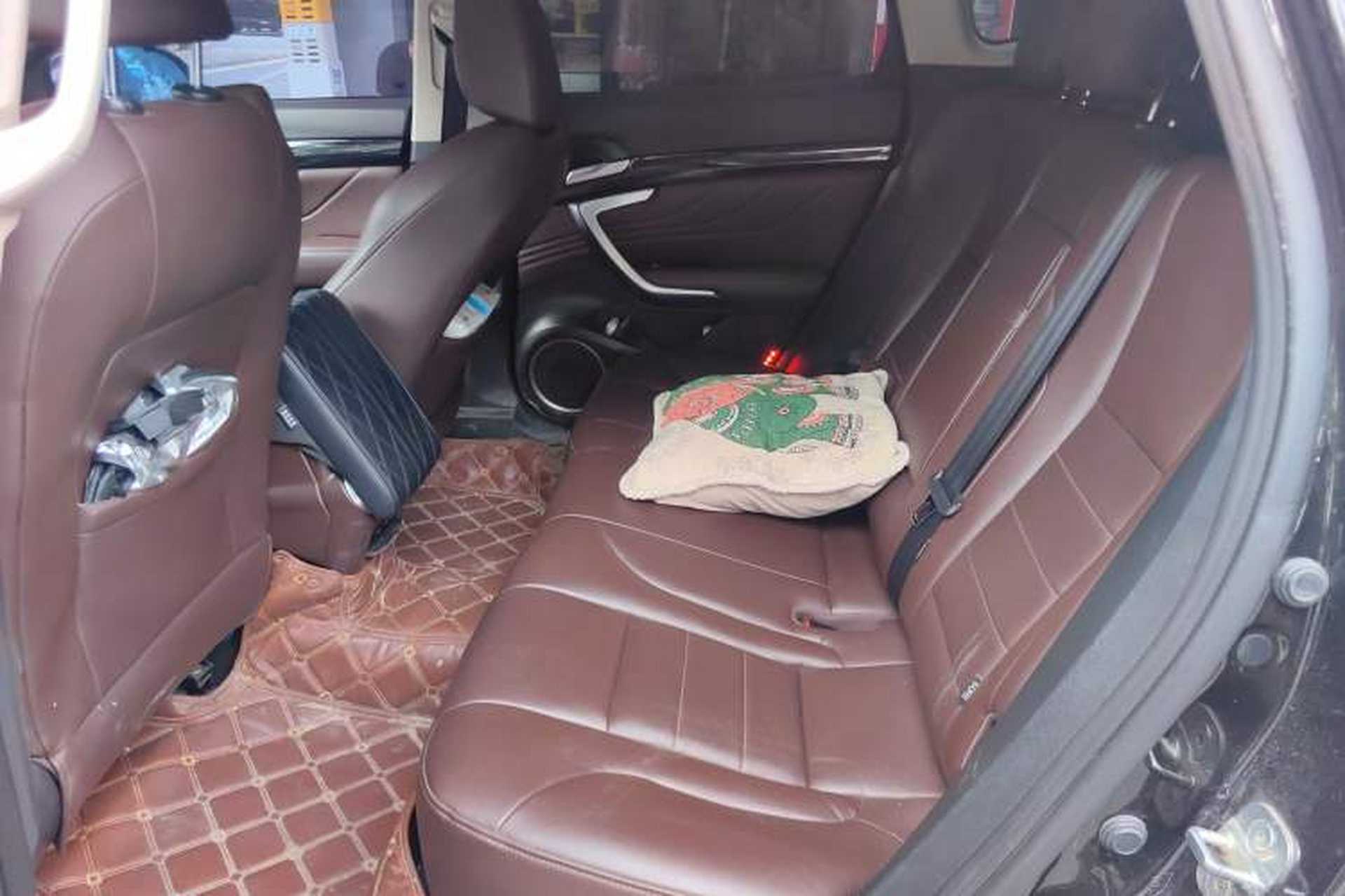 Used Wey VV7 2017 2.0T Ultra-Luxury Version Left Rear Seat