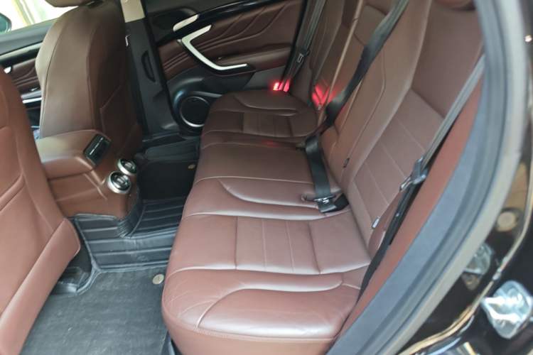 Used Wey VV7 2017 2.0T Flagship Model Left Rear Seat