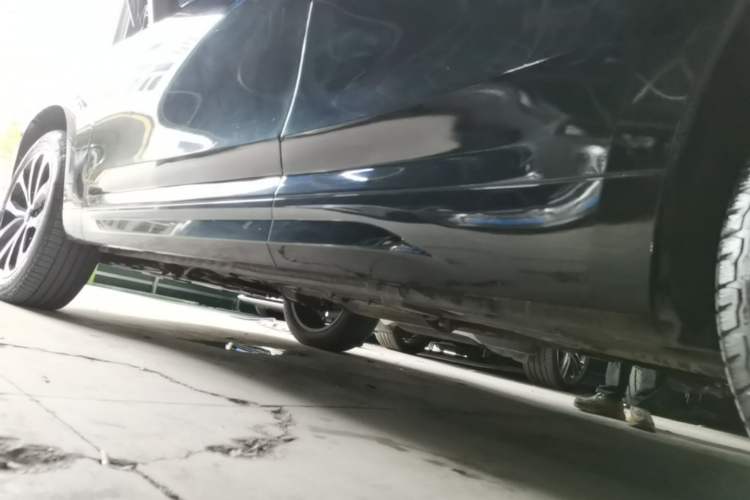Used Wey VV7 2017 2.0T Ultra-Luxury Version Left Side Sill