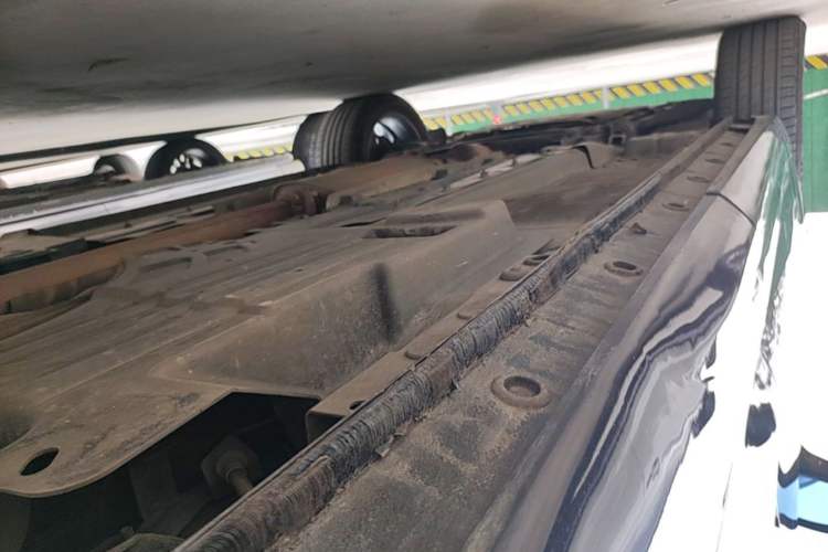 Used Wey VV7 2017 2.0T Ultra-Luxury Version Left Side Sill