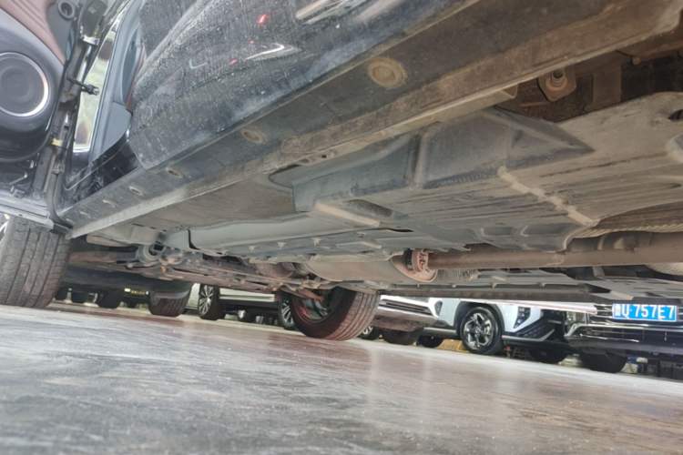 Used Wey VV7 2017 2.0T Ultra-Luxury Version Left Side Sill