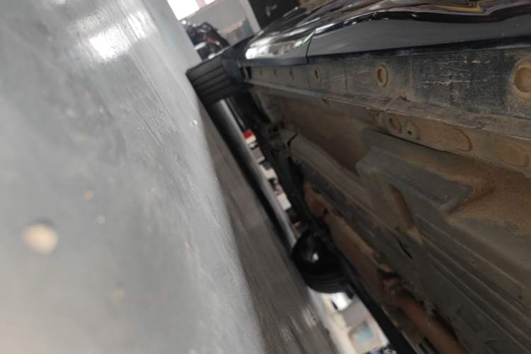 Used Wey VV7 2017 2.0T Flagship Model Left Side Sill