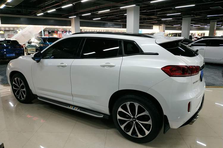 Used Wey VV7 2017 2.0T Ultra-Luxury Version Left Side