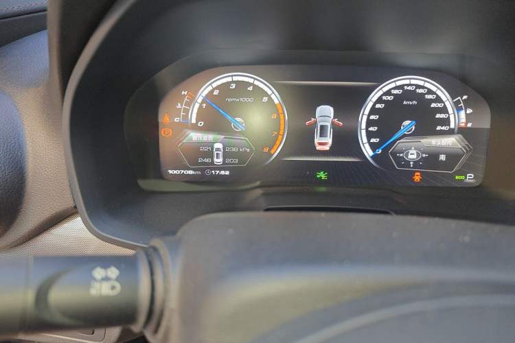 Used Wey VV7 2017 2.0T Ultra-Luxury Version Odometer Close Up