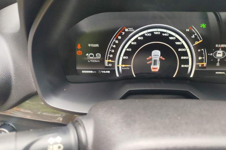 Used Wey VV7 2017 2.0T Flagship Model Odometer Close Up