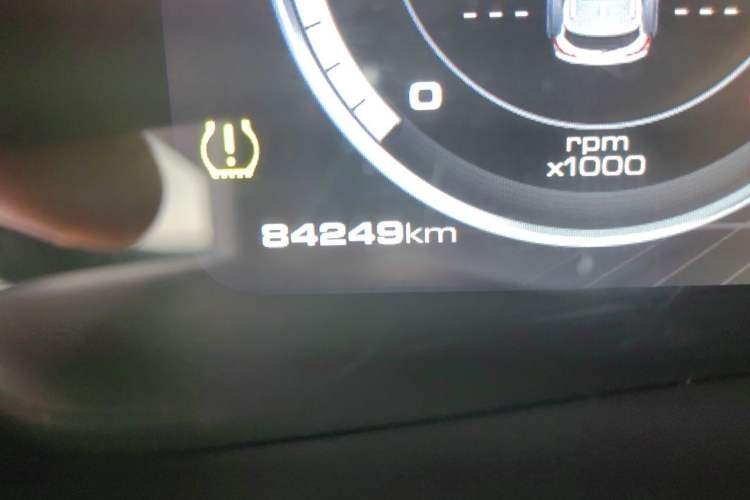Used Wey VV7 2017 2.0T Luxury Model Odometer Close Up