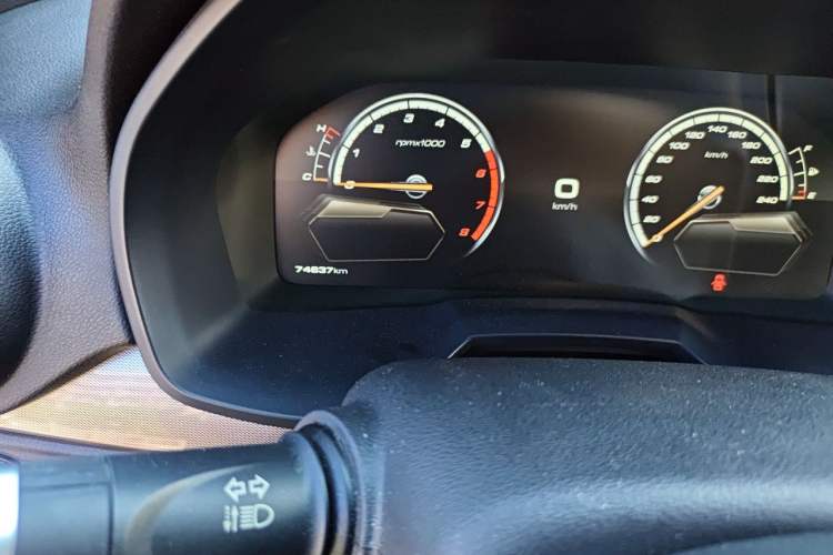 Used Wey VV7 2017 2.0T Flagship Model Odometer Close Up