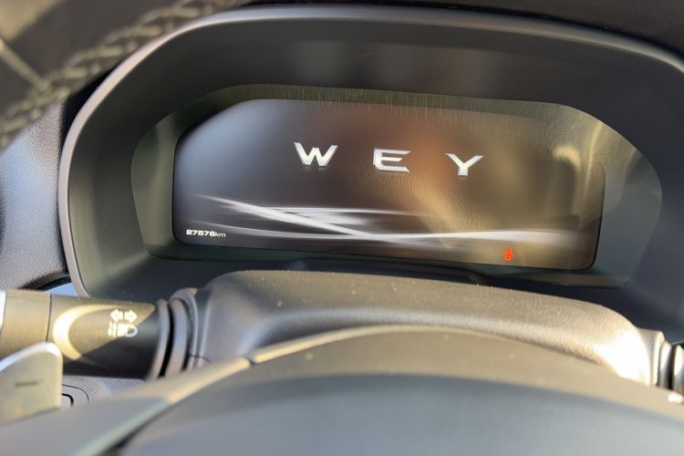 Used Wey VV7 2017 2.0T Flagship Model Odometer Close Up