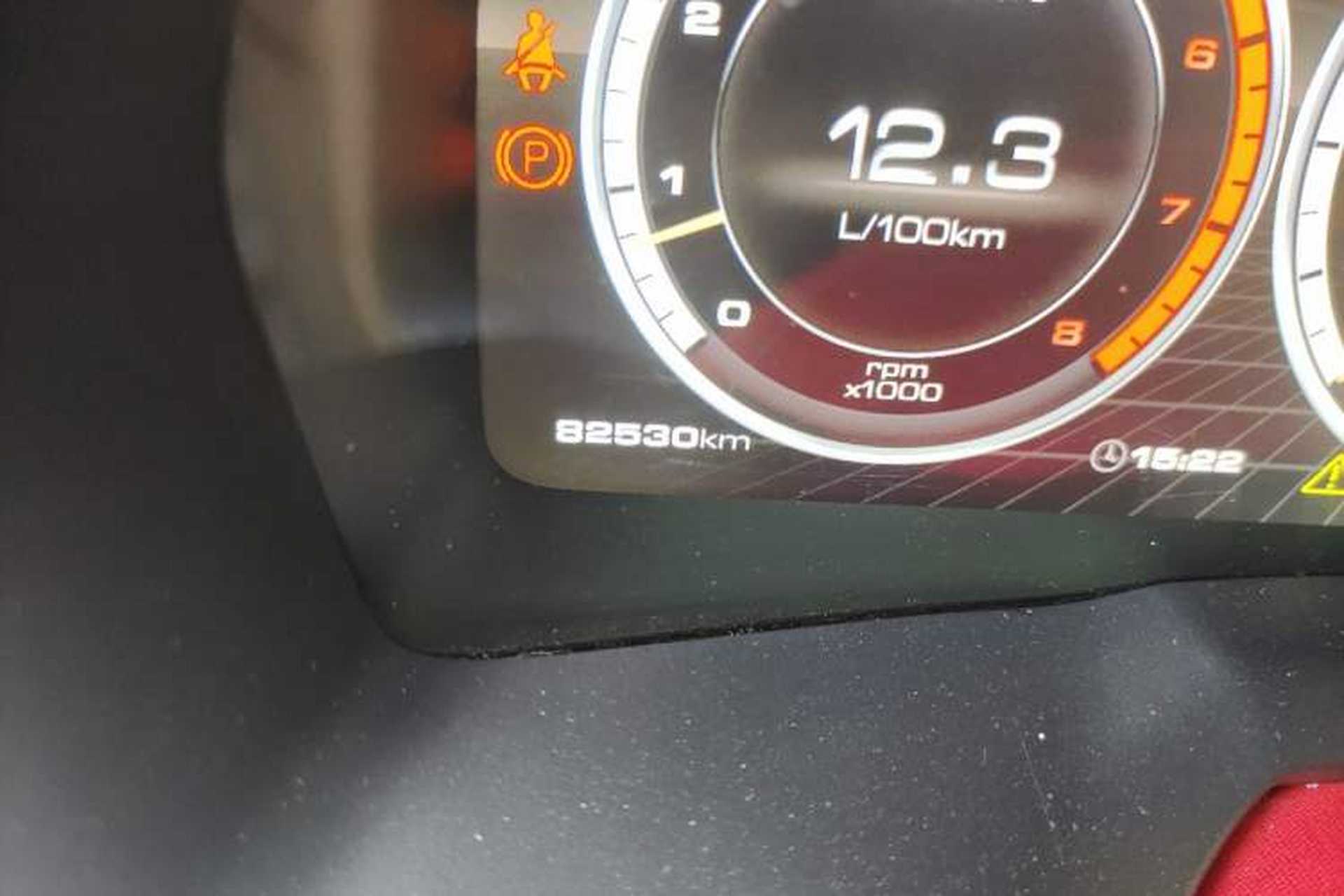 Used Wey VV7 2017 2.0T Flagship Model Odometer Close Up