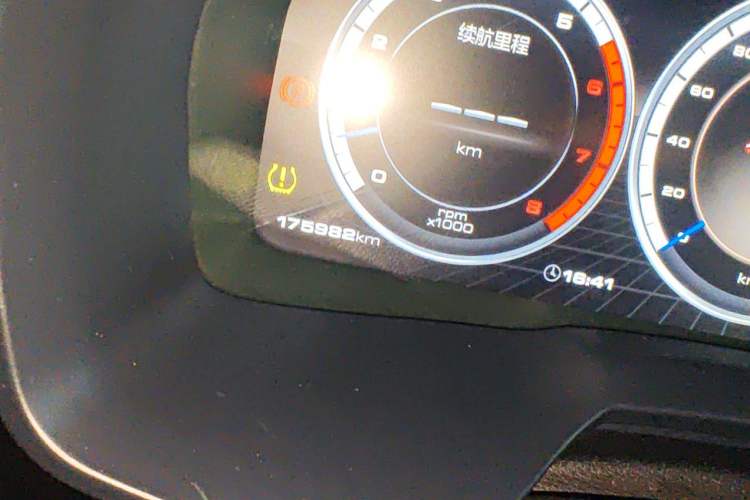 Used Wey VV7 2017 2.0T Flagship Model Odometer Close Up