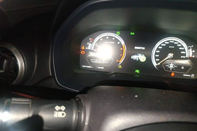 Used Wey VV7 2017 2.0T Flagship Model Odometer Close Up