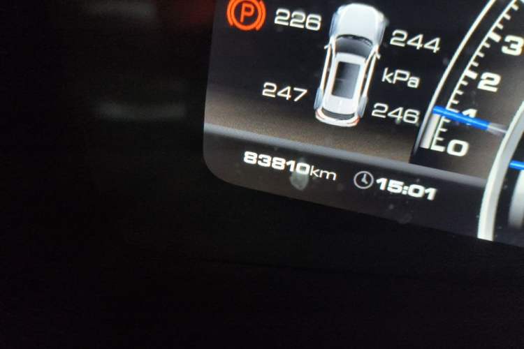 Used Wey VV7 2017 2.0T Ultra-Luxury Version Odometer Close Up