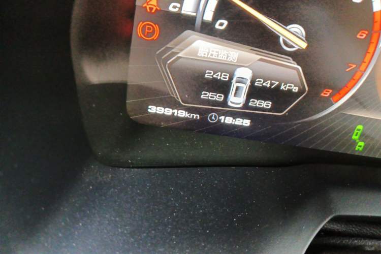Used Wey VV7 2017 VV7c 2.0T Flagship Model Odometer Close Up