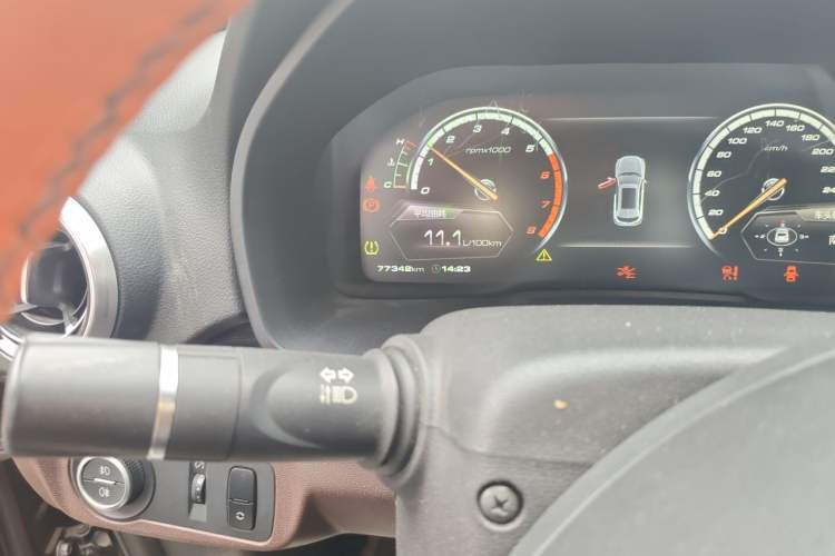 Used Wey VV7 2017 2.0T Flagship Model Odometer Close Up