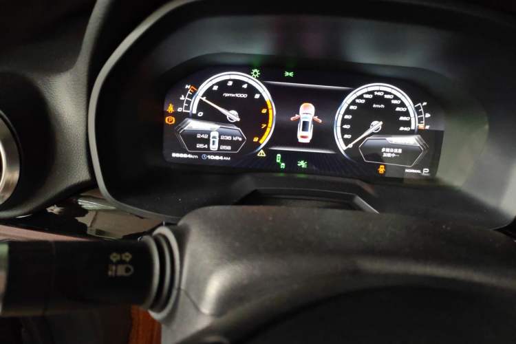 Used Wey VV7 2017 2.0T Flagship Model Odometer Close Up