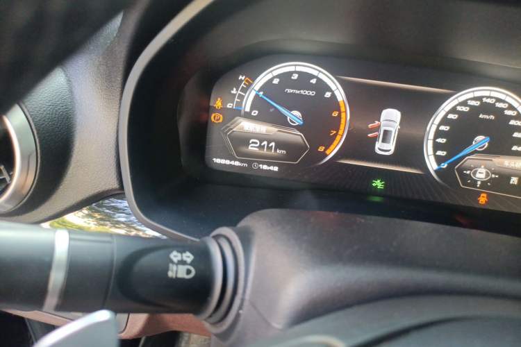 Used Wey VV7 2017 2.0T Flagship Model Odometer Close Up