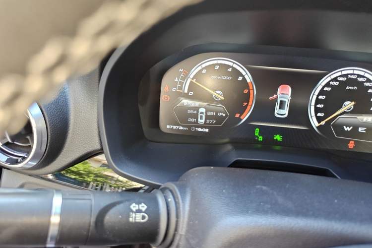 Used Wey VV7 2017 2.0T Flagship Model Odometer Close Up